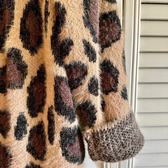 SHE+SKY, WOMENS, LONG, COZY CARDIGAN SWEATER IN BROWN LEOPARD PRINT. OS - Picture 8 of 11